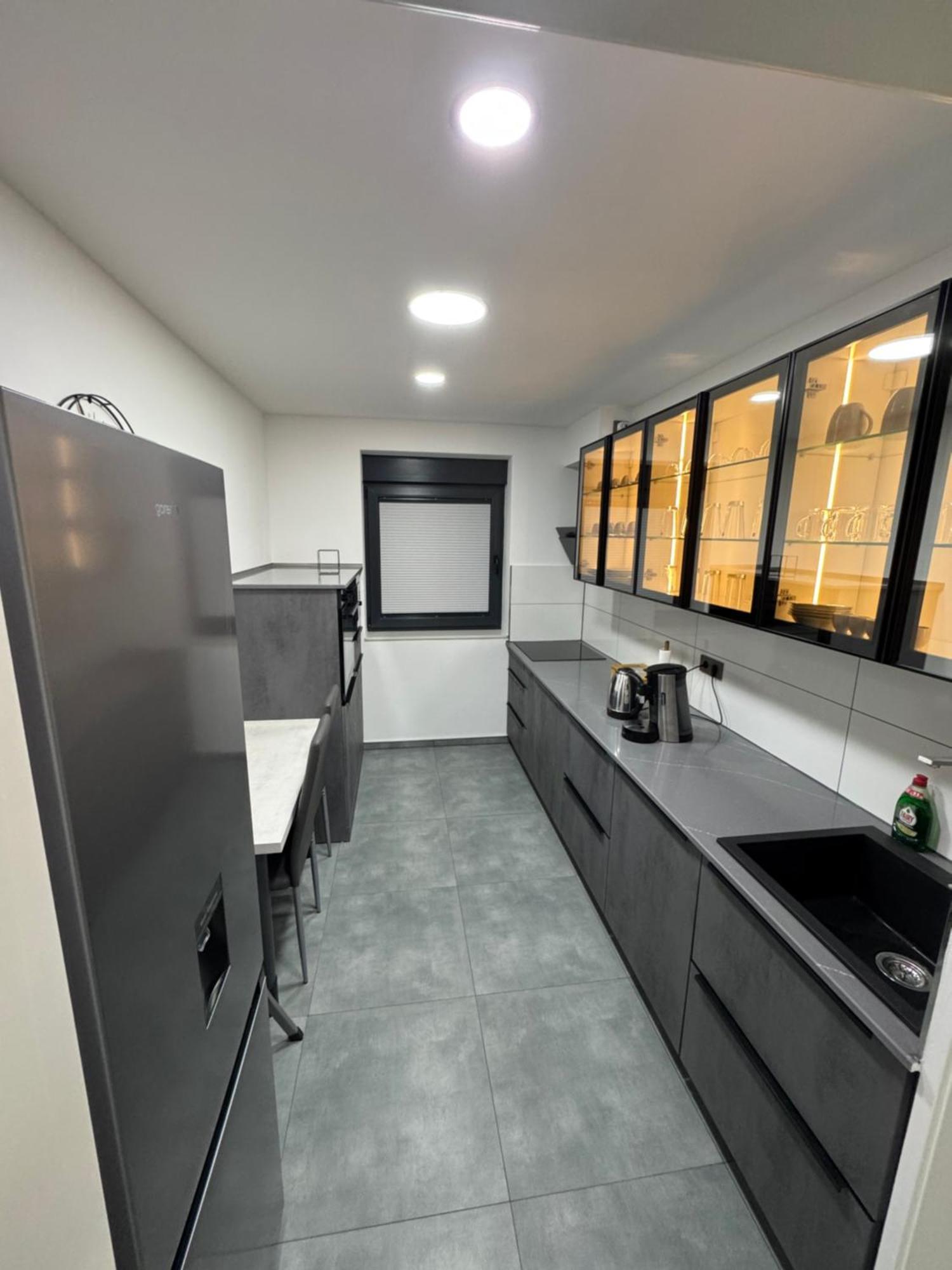 Apartment Modern Gelsenkirchen, Nahe Schalke Arena, Zentral Zur Autobahn A42 Und A2, Ferienwohnung, Monteurwohnung